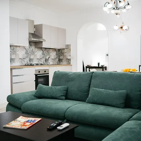 G&g Charming House By Holidays 陶尔米纳