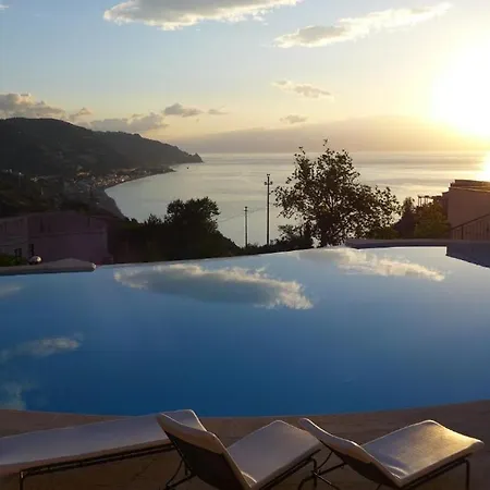 G&g Charming House By Holidays *